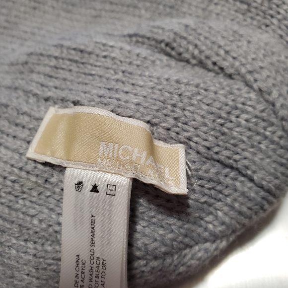 Michael Kors Grey beanie. - Picture 4 of 4